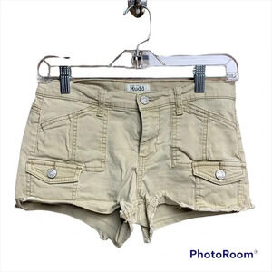 Mudd distressed hem shorts size 7 with pockets 2 inch length